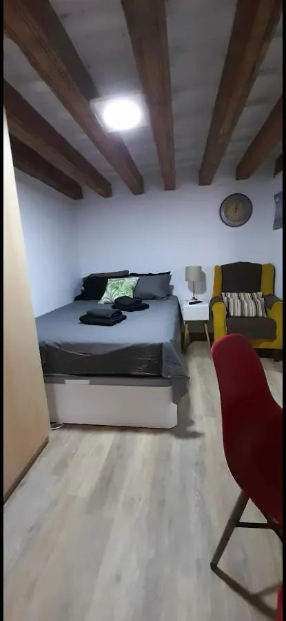 Cathedral Two Bedroom Unit & Two Balconies Cadiz Apartment